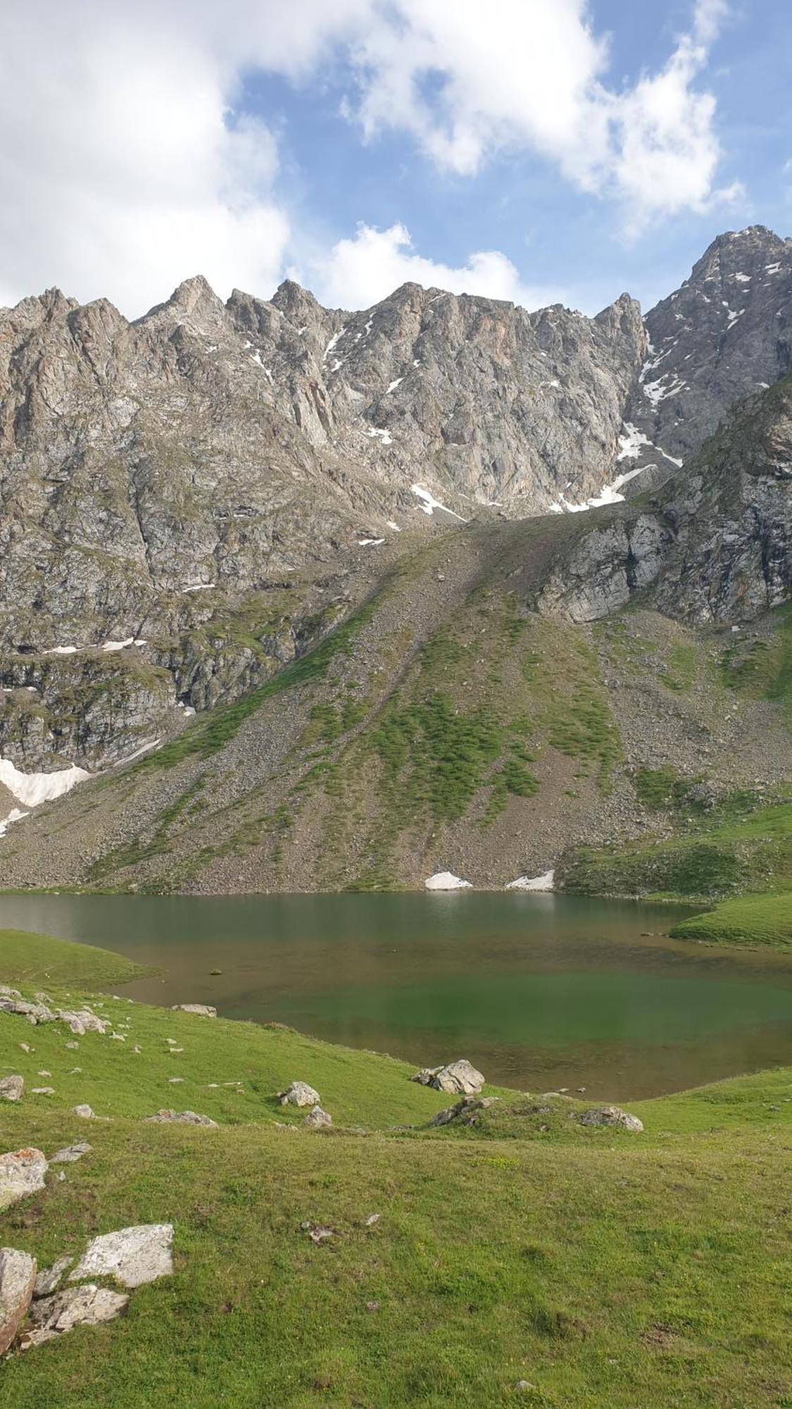 Mine Hostel Dzhergalan Jyrgalan المظهر الخارجي الصورة