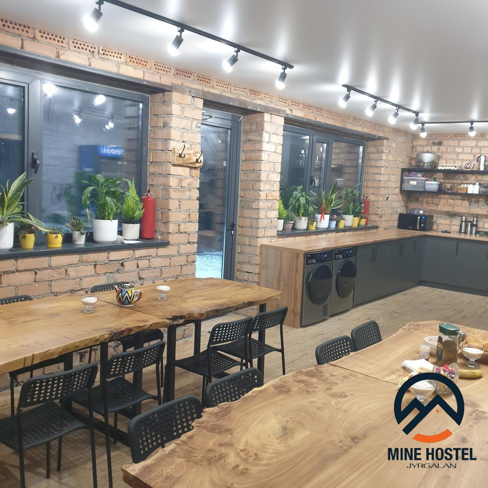 Mine Hostel Dzhergalan Jyrgalan المظهر الخارجي الصورة